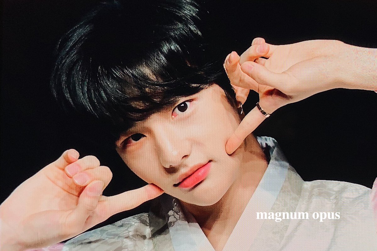 magnumopus_hj's tweet photo. 200103 새해엔 더 완벽하게 깜찌기소다..
#현진 #황현진 #hyunjin
#ヒョンジン #straykids https://t.co/YJBkeOtCsF