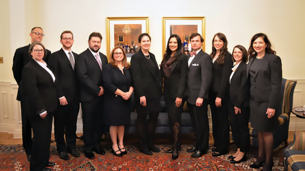 WisconsinLaw's tweet photo. Rachel Arfa '06, president of the Deaf &amp; Hard of Hearing Bar Assn, moved to admit 10 members into the US Supreme Court Bar last month. She was also among the inaugural 13 @DeafLawBar attorneys admitted in 2016. Congrats, all!

Watch @ABC7Chicago's report: https://t.co/tQbcAkmLqU https://t.co/DfYKdgrHk5
