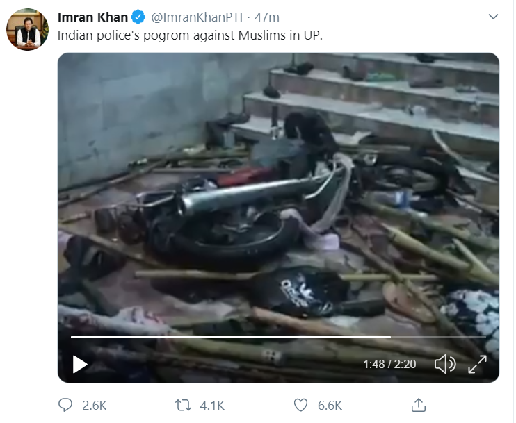 DebashishHiTs's tweet photo. Prime Minister of Pakistan Imran Khan, best friend of @sherryontopp and his dynasty masters in #CongPakHug tweets an old video of violence from Bangladesh and says, 'Indian police's pogrom against Muslims in UP.' #CongressSponsoredViolence #ImranKhan https://t.co/Ok9sSws6U6