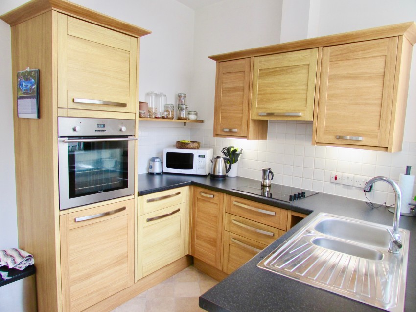 SlinnRes's tweet photo. For Sale: High Street, Upton, Northamptonshire | £125,000
This large one bedroom apartment is situated in very popular Upton. Close to A45, M1 and other major routes as well as ease of access to Sixfields
More details online >> https://t.co/frMMfM1vEx
#ForSaleProperty #HomeUK https://t.co/T4YsPADbTG