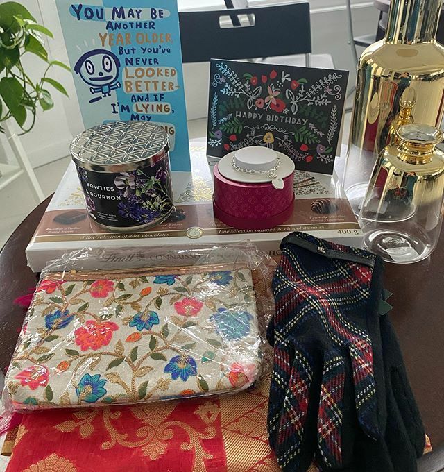 ahkriti's tweet photo. It’s #friday and it’s my birthday 🎂! I was actually born on a Friday so time to party 🎊 and rock it https://t.co/jWD5I5PJxg https://t.co/Uu9ltlHP0h
