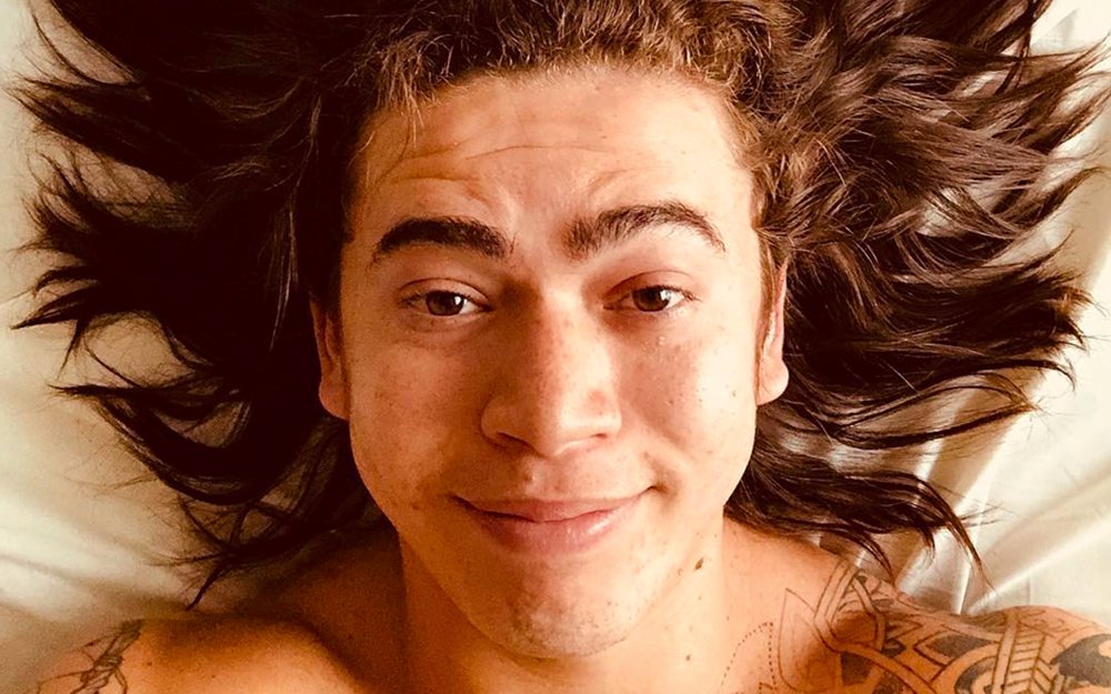 NetflixBrasil's tweet photo. Dono e proprietário de um dos especiais mais populares de 2019. Feliz aniversário @Whindersson https://t.co/cFYCX8MoPi