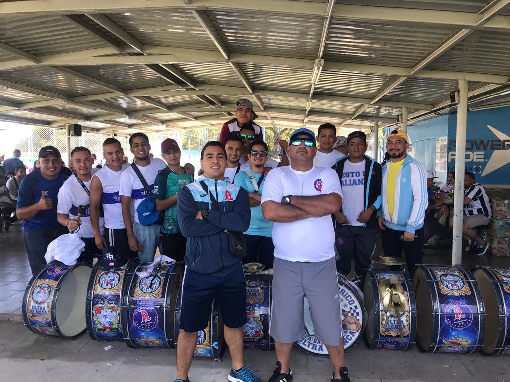 ejosuevelasco's tweet photo. Los invito a la primera reunión #UltraBlanca del año 2020, hoy 6:30pm en la gasolinera puma de la 49av. #AlianzaFC #BandaUB 🥁🎺⚽️ https://t.co/73NxwKywsb