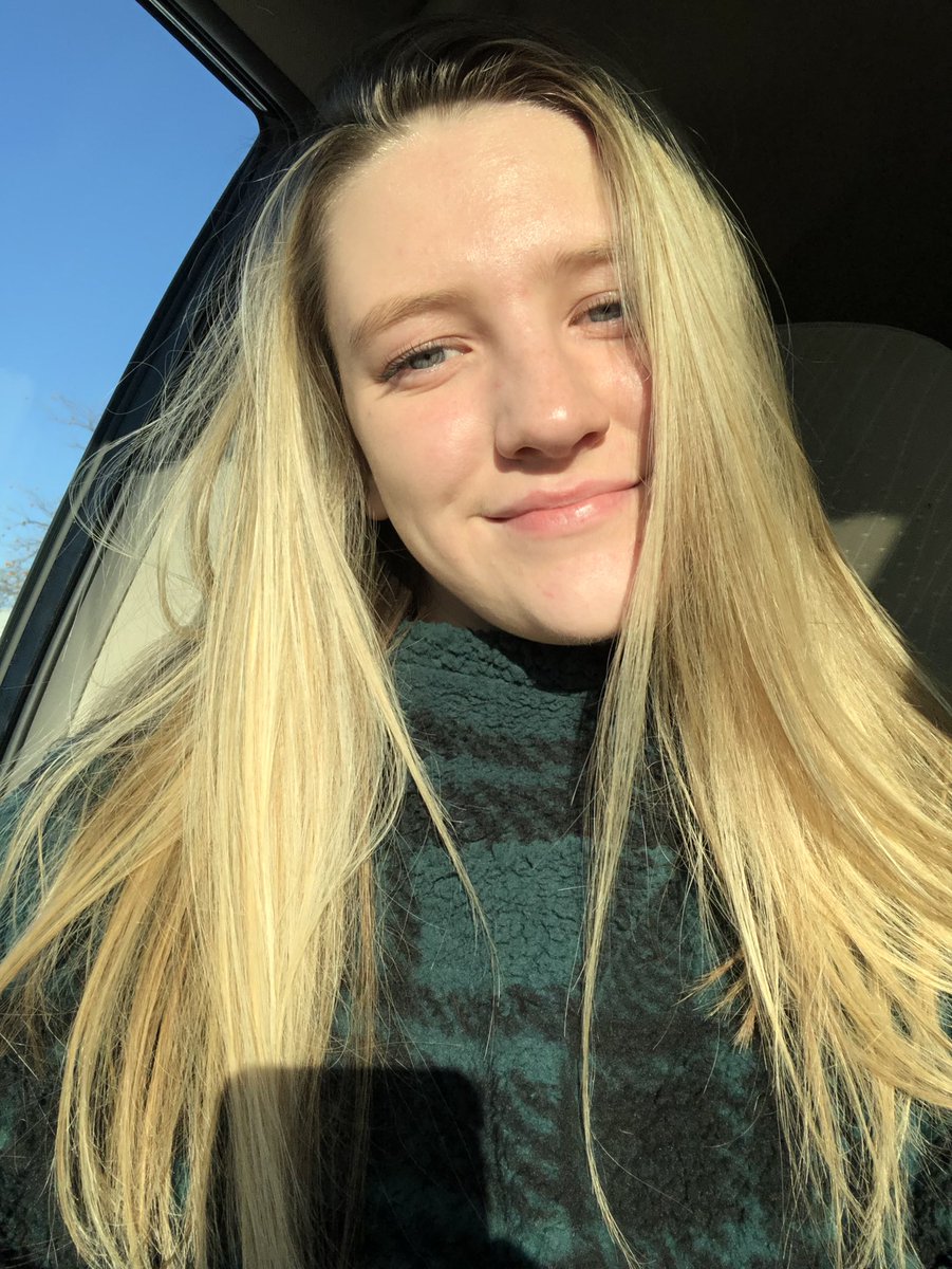 chrisslilskies's tweet image. happy upload day, have a great friday :) 
#dtselfies