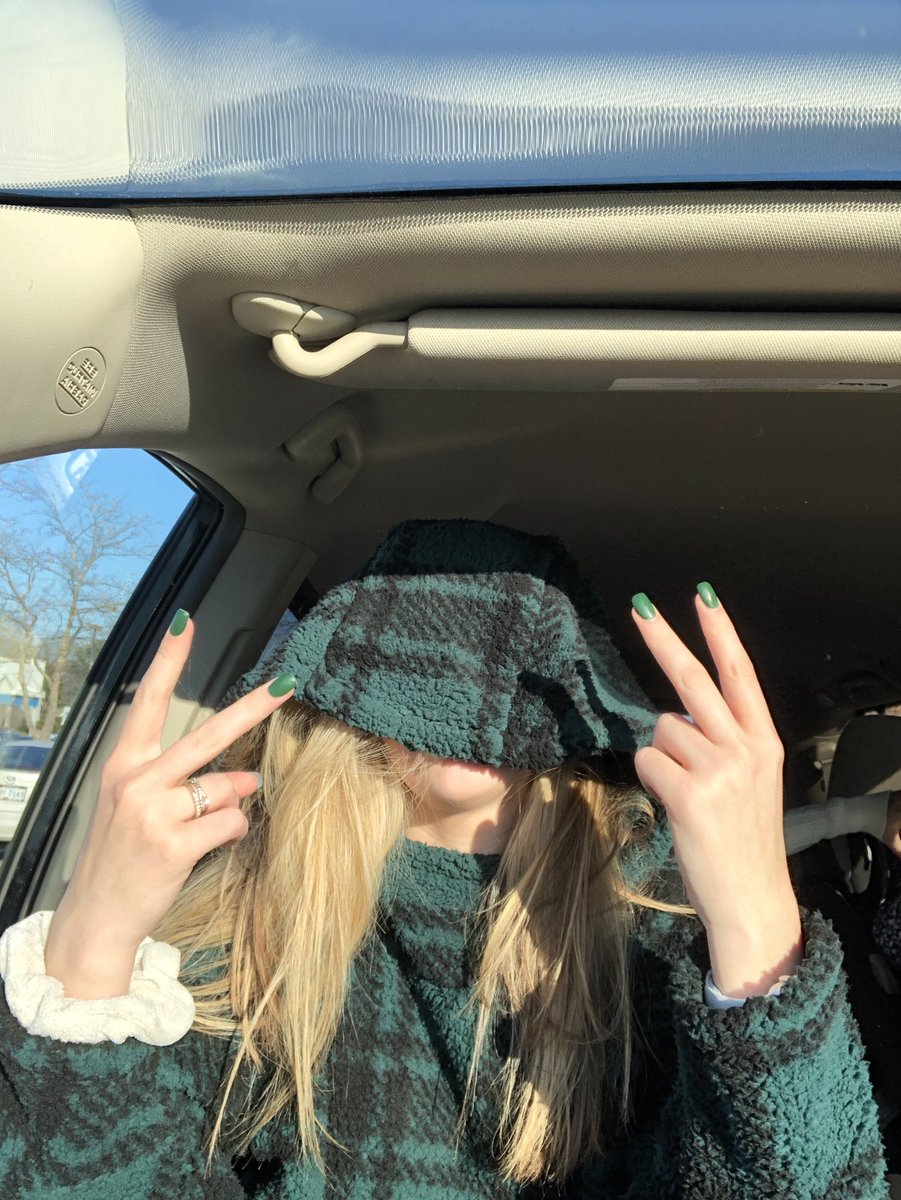 chrisslilskies's tweet image. happy upload day, have a great friday :) 
#dtselfies