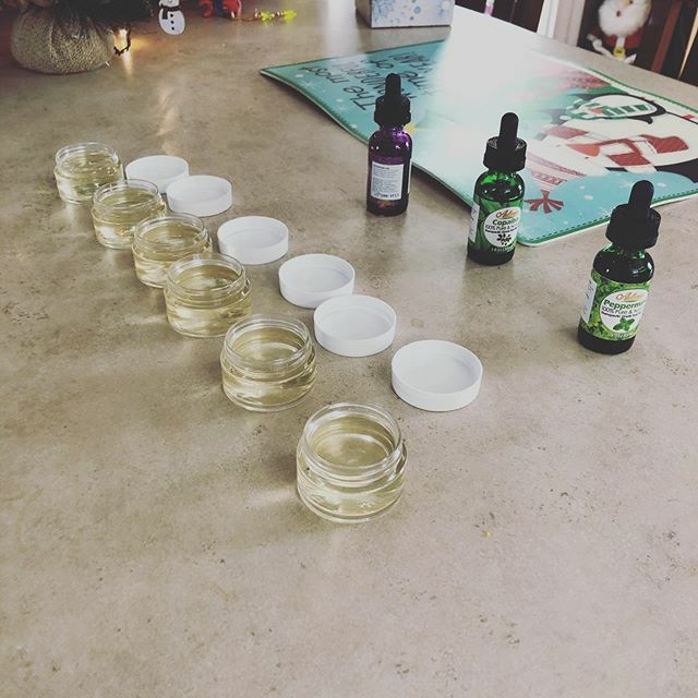 SHullDesigns's tweet photo. Making some more headache balms today! Let me know if you need one! $10. #shdesignsboutique #handmade #essentialoils https://t.co/RhbfHkybo9 https://t.co/XokOIL1DWb