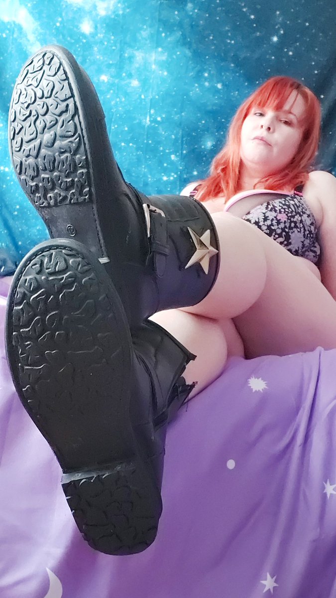 LadyFireKB1's tweet photo. Will have a new collection of pic sets available soon - modelling and posing in heels and boots with lingerie or nude! #bootfetish #shoefetish #wornshoes #wornboots #nudes #picsets #kinkypics #nudepics #fetishseller #naturalnudes #inheels #picsinheels #nudeinheels https://t.co/ZfJKUt5N3C