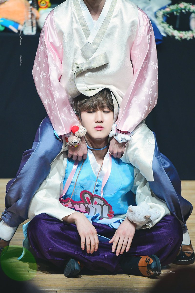 TheLastVerse_cb's tweet photo. 200103 일지아트홀 😑
창비니 영혼까지 찌부짜부된거 아닌즤,,,

#스트레이키즈 #StrayKids #スキズ
#창빈 #ChangBin #チャンビン
@Stray_Kids https://t.co/nCOa0YNCtC