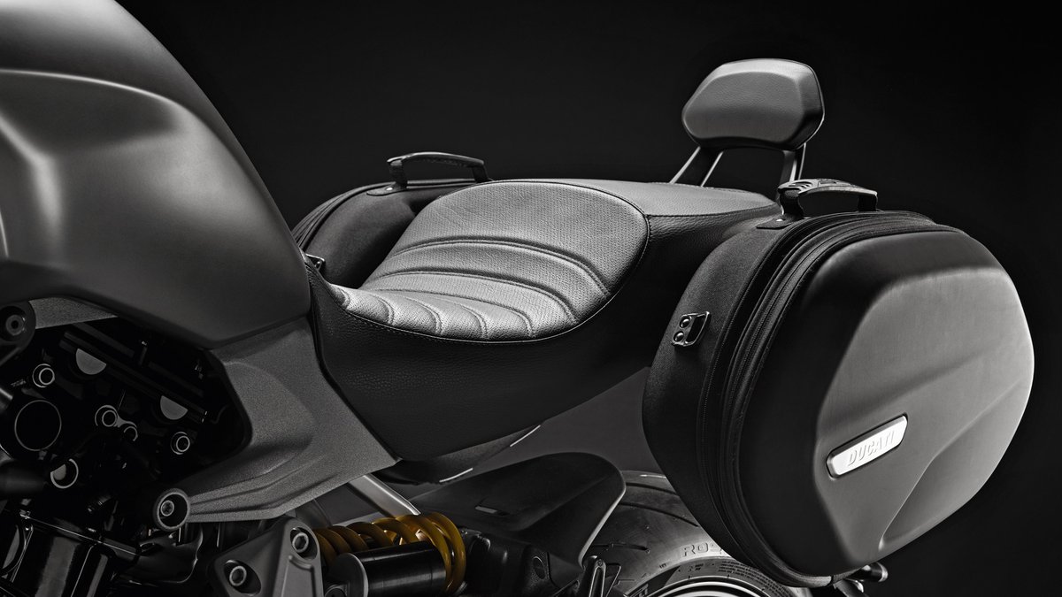 ducati diavel panniers