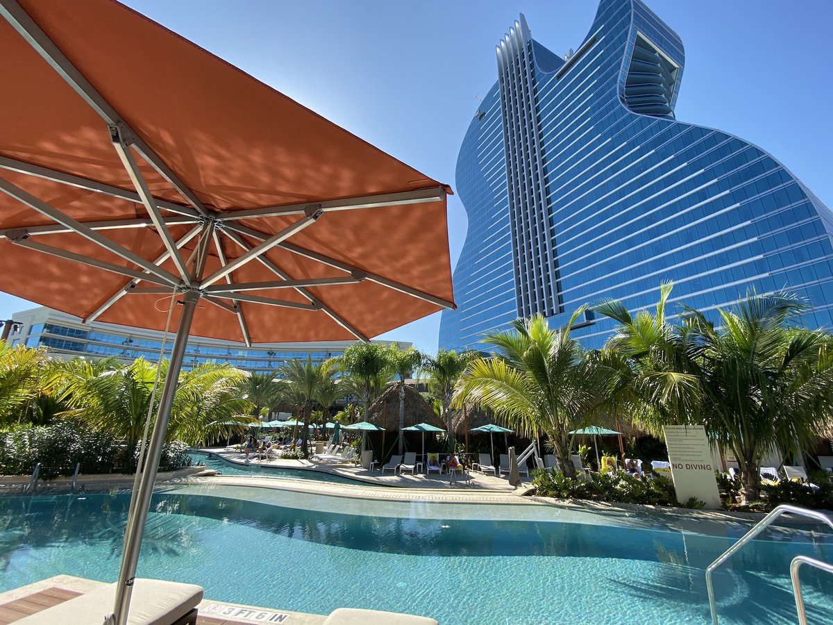 What better way to welcome the first beautiful weekend of 2020 than beneath a hand crafted, custom Poggesi?

#poggesi #mastersofshade #theartofshade #modernliving #luxurylifestyle #outdoorliving #designinspiration