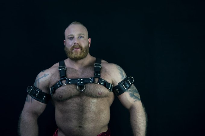 Watch vikingmusclebear's leaked NSFW photo on TwXstars