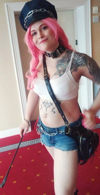 First pics of my poison cosplay from @magfest 🥰 I entered the cosplay contest and made it to the second<a class="tags" target="_blank" title="On Twitter" href="/?out=eyJ0eXAiOiJKV1QiLCJhbGciOiJIUzUxMiJ9.eyJpYXQiOjE3MjQ3MDQ1NTIsImlzcyI6InR3cG9ybnN0YXJzLmNvbSIsIm5iZiI6MTcyNDcwNDU1MiwiZXhwIjoxNzU2MjQwNTUyLCJyZWRpcmVjdF91cmwiOiJodHRwczovL3R3aXR0ZXIuY29tL21hZ2Zlc3QifQ.tPUHHnZIZQbiL8P8f1B3Fz_a0s4zbrFZjMV_WZNftJNnMqbWbskYDQIuBEpiq8YKUhxsrOXi1kBBpwmKPyyuUw">@magfest</a><a href="/tag/apclips"class="tags"><span>#apclips</span></a>