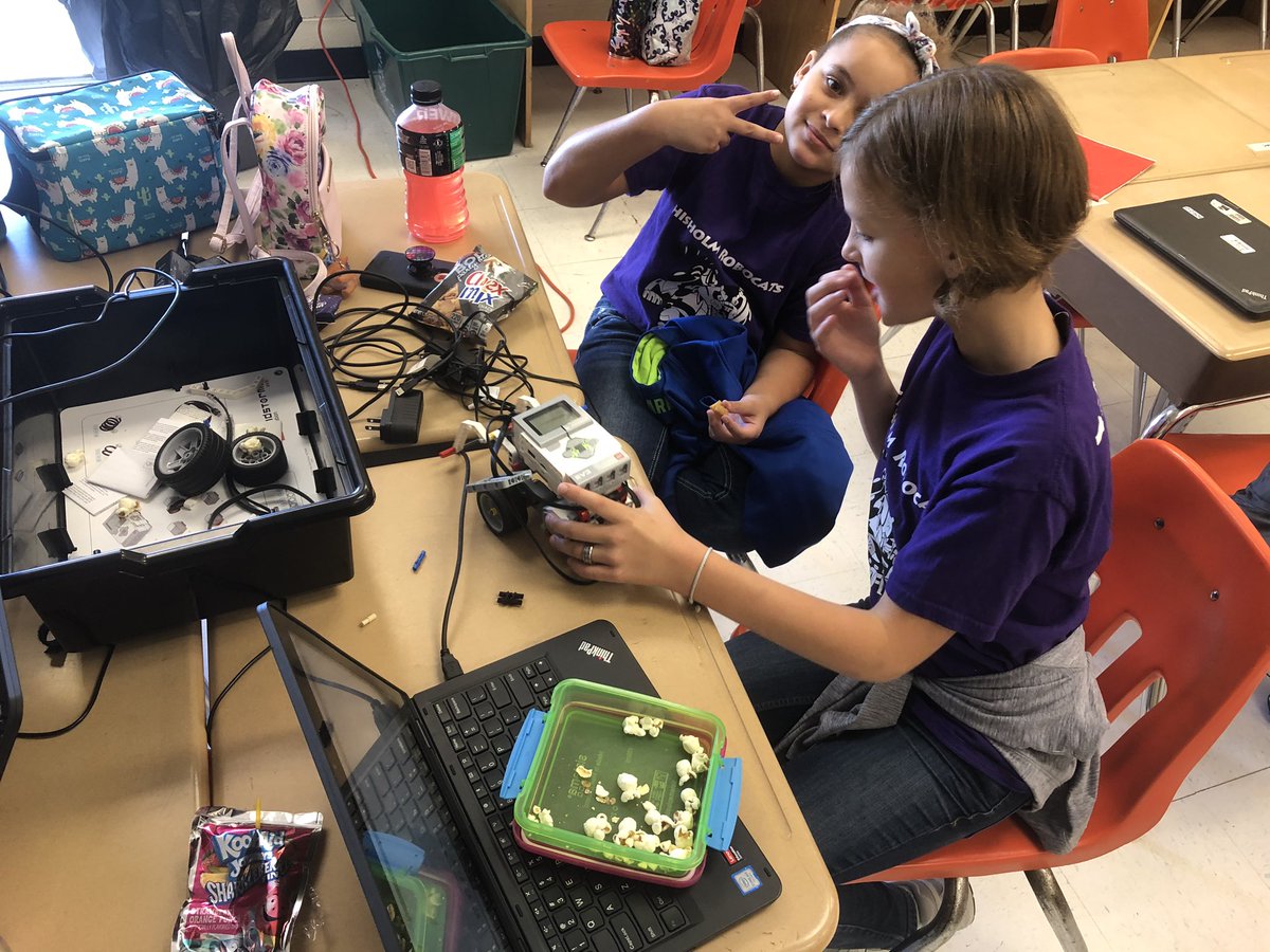 Mrs_Whitby_'s tweet photo. A big thank you to @rcortright and @dbradle55 for hosting an awesome robotics collaboration day! We got a lot done and learned a lot. 🤖 https://t.co/zhzCIdaWMI