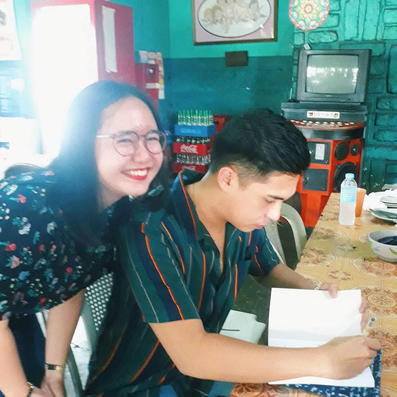 Ang kulit ko hahaha miss na kita hahaha happy birthday, kuya marlo!!  