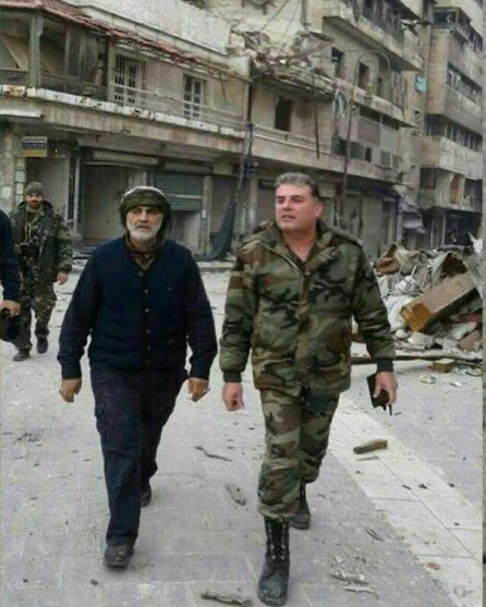دعكم من كل صور #قاسم_سليماني، هذه الصورة تحديدا يعرف تاريخها جيدا اهل #حلب، كانت بعد خروجهم منها مباشرة، كانت القلوب تحترق، نشر الفاجر صورته على أنقاضها ليزيدنا قهرا فوق قهر، فرحة الرجال بهلاكه ينقصها أنها لم تكن بأيديهم، سلام الله عليكم أهل حلب أينما حللتم♥️
