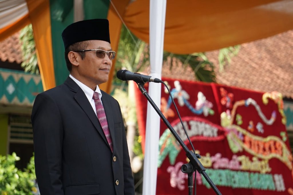 uinradenintan's tweet photo. HAB Ke-74, Keshalehan Beragama Dan Loyalitas Bernegara Harus Saling Mendukung
#UIN #UINRIL #UINLampung #Kemenag #HariAmalBakti #HAB74 https://t.co/cbNyUvSNF0 https://t.co/bV1JN7nUe5
