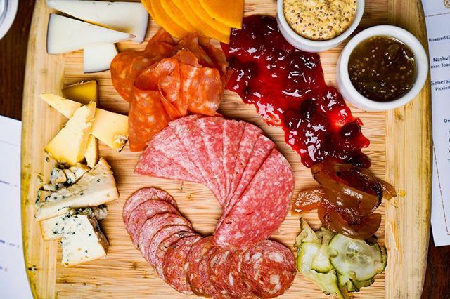 Our meat and cheese board is the best way to start your weekend.
.
#meatandcheeseboard #charcuterieboard #charcuterie #meat #cheese #friday #friyay #weekend #highlandavenue #hollarmill ift.tt/37tGt1W
