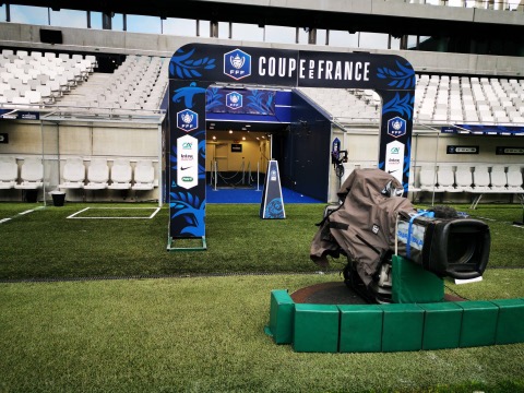 RFBYEUROMEDIA's tweet photo. Les équipes d'@EUROMEDIA_ mobilisées sur les 32ème de finale de la @coupedefrance. Diffusion @Eurosport_FR &amp; @francetvsport. Plus de 30 matches ⚽ couverts sur l'ensemble du territoire dès ce soir et jusqu'à lundi. https://t.co/NsNhqtqB9n