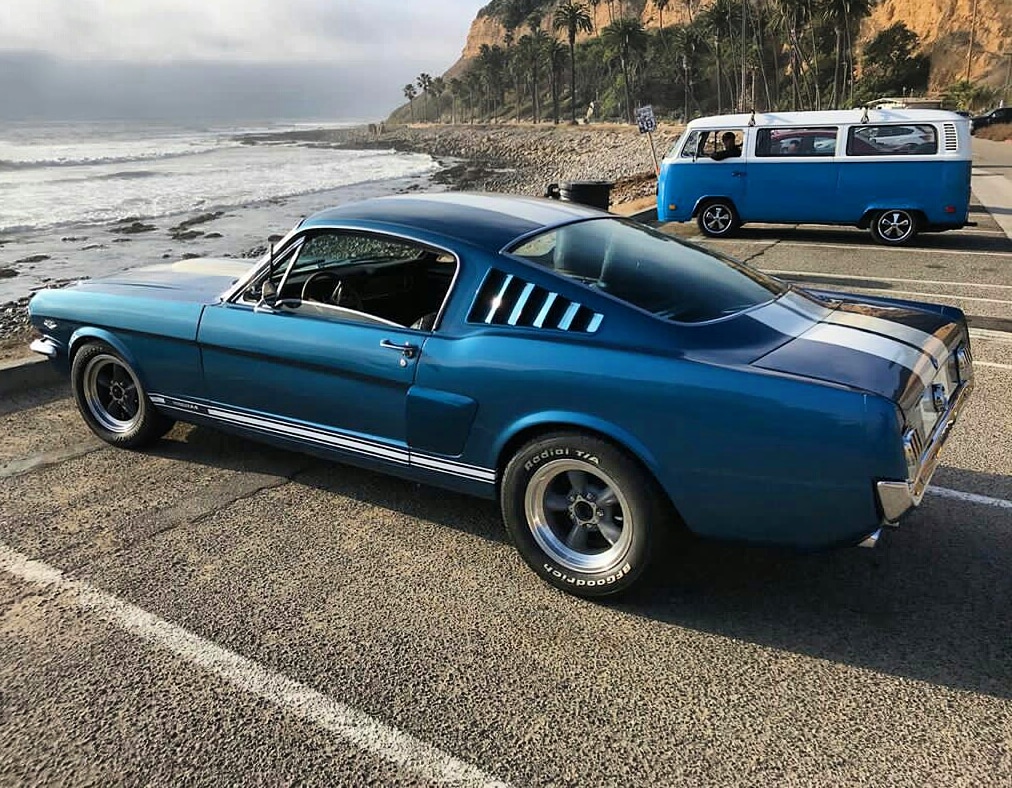 Cal_Mustang's tweet image. #fanfeaturefriday Jonny G sent us a photo of his 1965 Mustang Fastback. Thanks for sharing this amazing photo with us. 1964-04 Mustang parts and accessories are now available at classicindustries.com/mustang Be sure to DM us photos of you and your #Mustang for a chance to be featured.