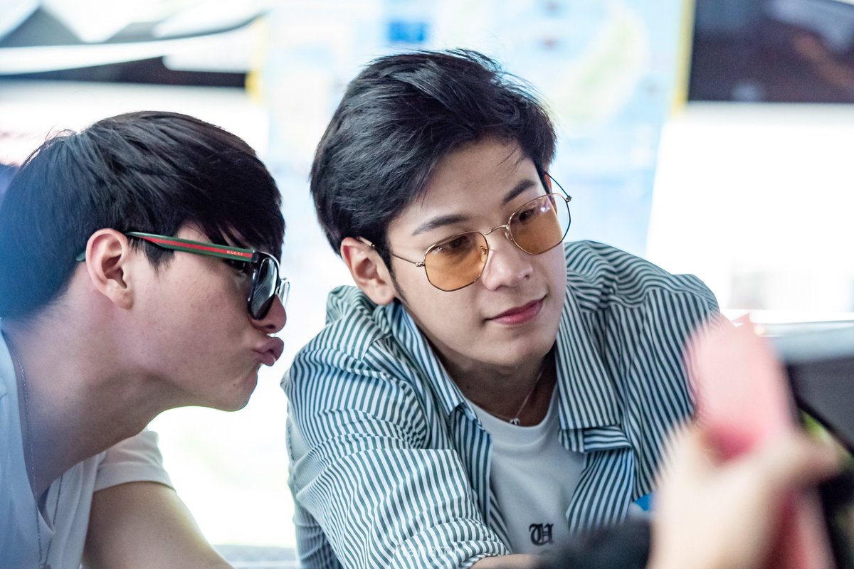 iiitanami's tweet photo. พี่สิงทำไรอ่ะ...
เซลฟี่กัน...
😙 https://t.co/G7f0xuIS0c