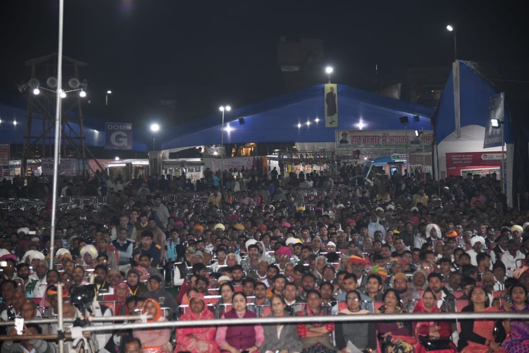 जोधपुर में पश्चिमी राजस्थान उद्योग हस्तशिल्प उत्सव-2020 का उद्घाटन किया। समारोह में टेक्सटाइल उद्योगों व स्टेनलेस स्टील उद्योगों से प्रदूषित पानी के ट्रीटमेंट के लिए लगाए जाने वाले प्लांट पर अनुदान राशि 50 लाख से बढाकर 2 करोड़ रूपये करने की घोषणा की।
