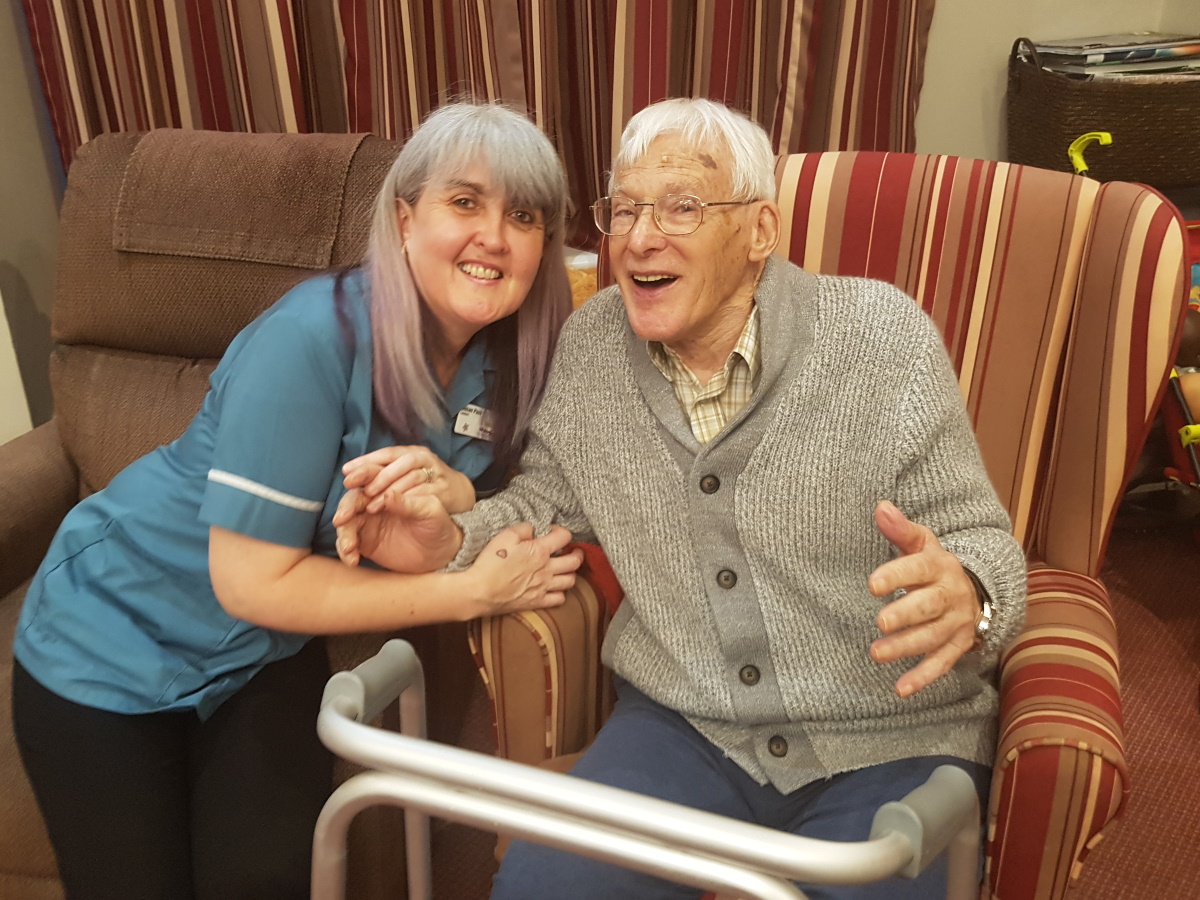 Carehomesuk's tweet photo. "The Soulster" Sid St. John joined the residents and staff at The Place Up Hanley to celebrate a special birthday occasion 🎶🥳🎁🎂

#HappyBirthday #MeaningfulActivities #LiveMusic https://t.co/cjxh7vR8l6