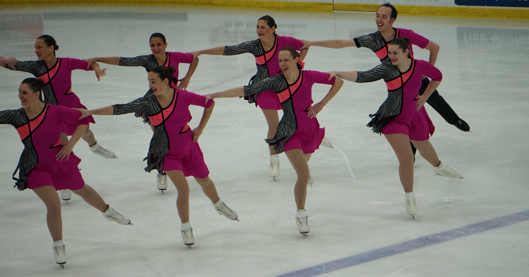 edcsynchro's tweet photo. Are you ready for a fun weekend in Lowell? You can see the FUN TEAM and more this Sunday at the Tsongas Arena!
Good luck to all teams competing this weekend at #ColonialClassic!
#EDCM #funfactor #EDCA #empowerment #adultfigureskating https://t.co/uEtRIZxd3J