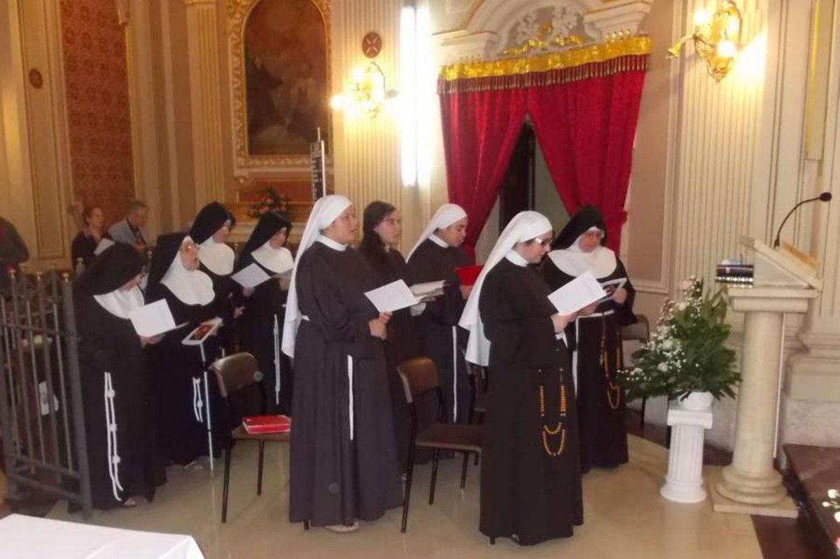 Avvenire_Nei's tweet image. #Suore. Il #monastero "si fa cucina": cresce la produzione di #Natale buff.ly/2Fdo51k