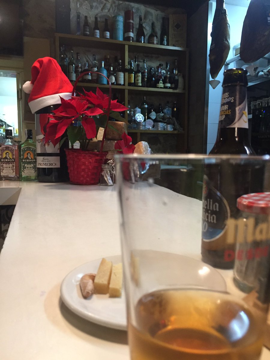jesusgarciavald's tweet photo. Terrazas de Navidad @CSegis #Navidad #Navidad2019 #Rutaforamontanos https://t.co/PYuTwVsG73