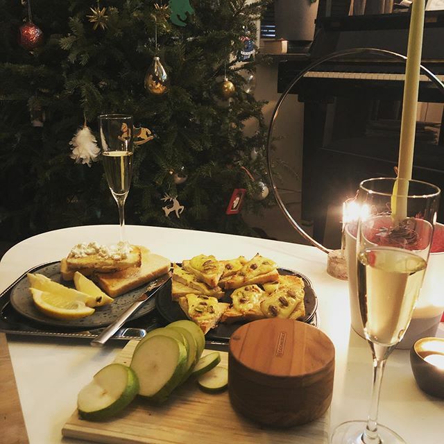 Friday night with my favorite person @linakjellstrand 😘😘😘 ift.tt/2SX0r10