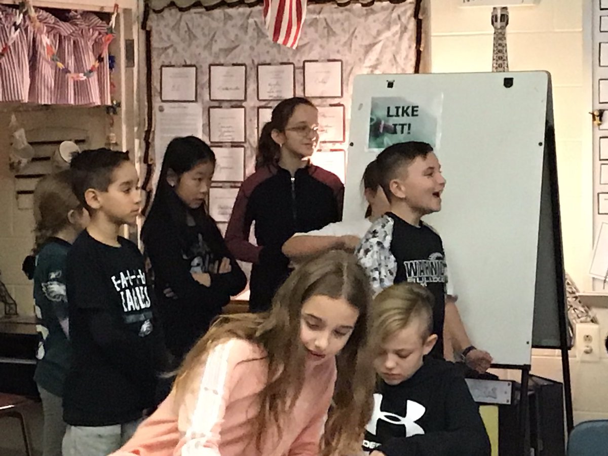 I ❤️ getting into classrooms &amp; sparking ideas for Ss in their WNs. 4 Corners is always a fun one to generate argument topics &amp; discussion. Thank you <a href="/KathyEgan26/">Kathy Egan</a> for inviting me in. <a href="/CBWarwickElem/">Warwick Elementary School CBSD</a> <a href="/CBLibraries/">CBLibraries</a>