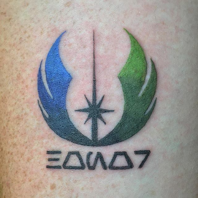 MouseMagicJJ's tweet image. Got the other arm done...Jedi Order symbol with “honor” in Aurabesh. Shelby at @vividtattooknoxville was awesome!! #tattoo #tattoos #starwars #starwarstattoo #starwarstattoos #vividtattoo #jediorder #honor ift.tt/2QJbAzZ