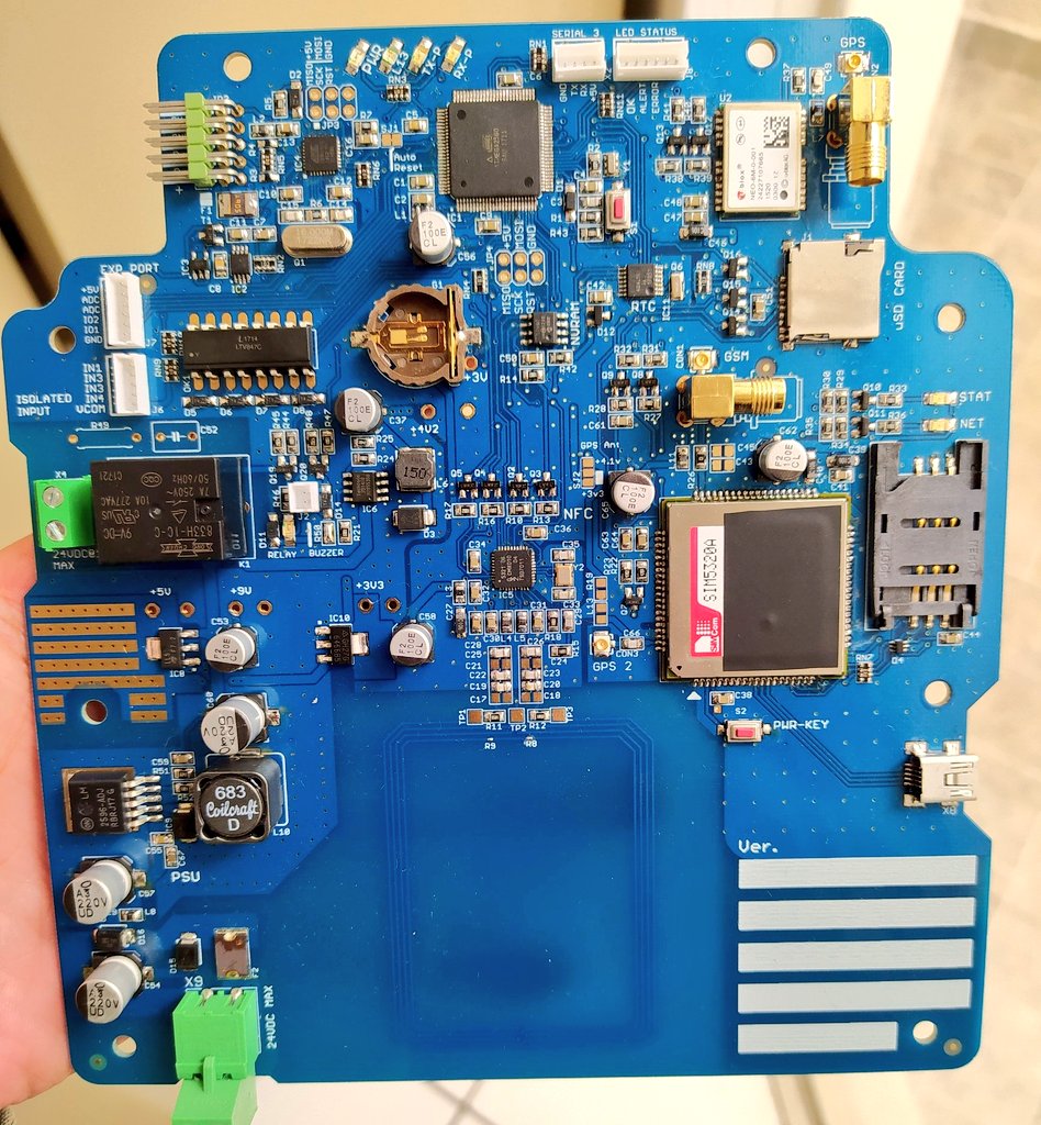 IObrizio's tweet photo. PCB traces ☠️
#pcb #iot #gsm #3g #gprs #nfc #relay #pcb #pcbdesign #gps #smd #atmega2560 #nvram #rtc
https://t.co/oxiA4iQOLQ https://t.co/PUFWwkmT0N