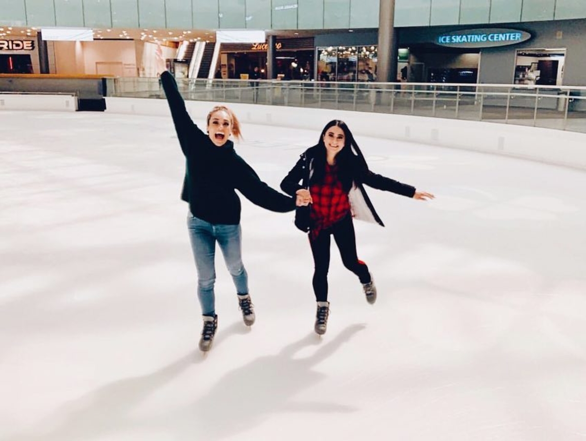 RenDalAddison's tweet photo. Grab your best girl and glide into the good times at Galleria Dallas.

(Photo by galleriadallas) https://t.co/Lkz4t23ZFB
