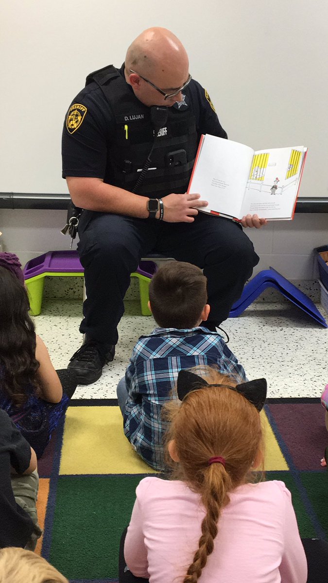 kpalther's tweet photo. Mr. Dan reading to my kindergarteners for reading month. @CongerCasey @CookeesLit https://t.co/Dat8QZYsh5