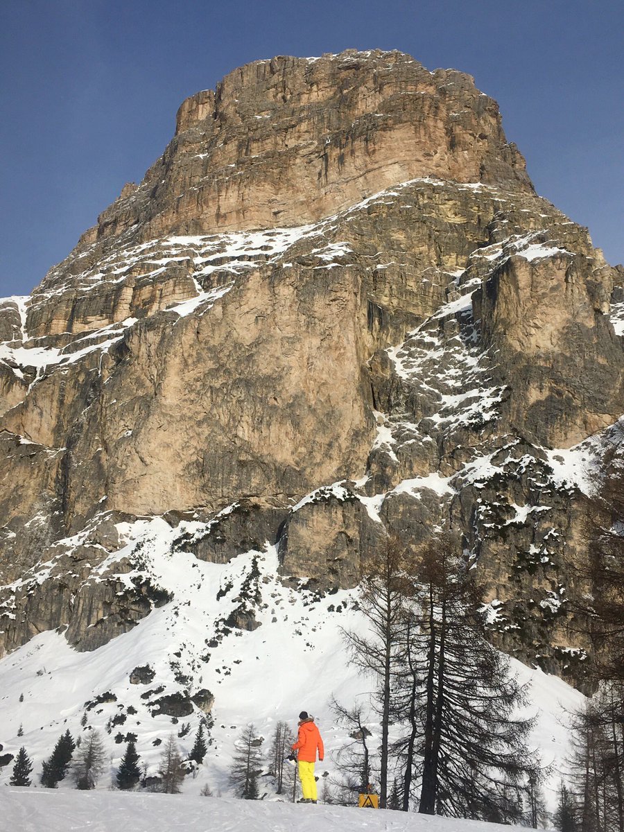 neilsonitaly's tweet photo. Peak #Sasshonger #Colfosco #AltaBadia #today, at 2665m towering above a skier who himself is at 2038m on #piste 45 #ColPradat, part of the #Edelweiss valley #ski area, the #Dolomites @neilsonholidays https://t.co/ISCSqJ4GHl
