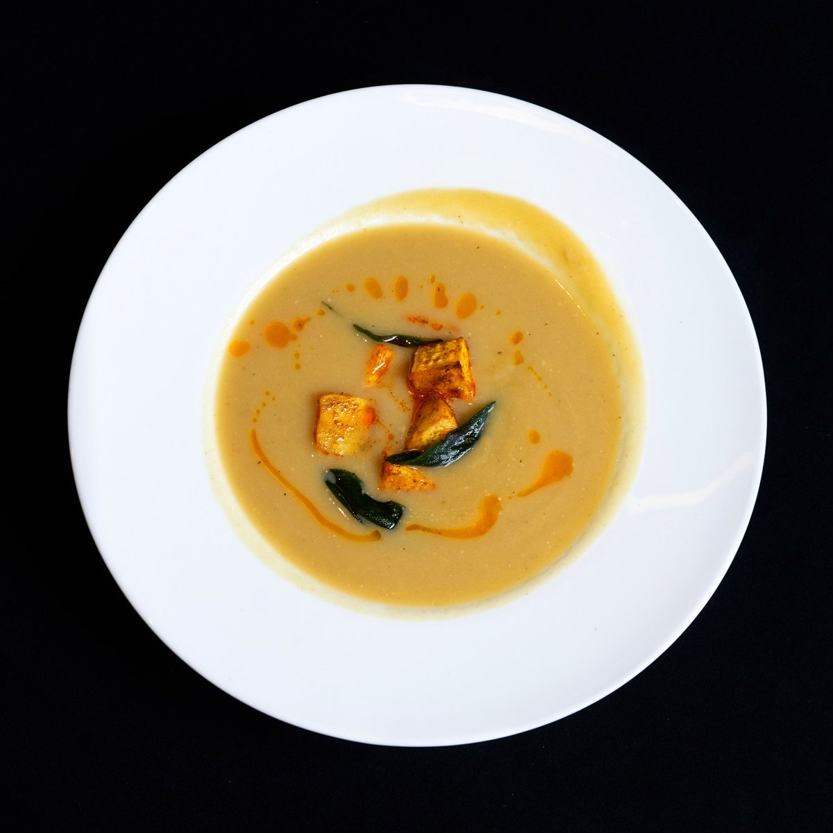 apronyvr's tweet photo. Stay warm during the winter months with our Roasted Celery Root Soup! Book your table today: https://t.co/wwu1KcfSfP https://t.co/nYwkneZrTO
