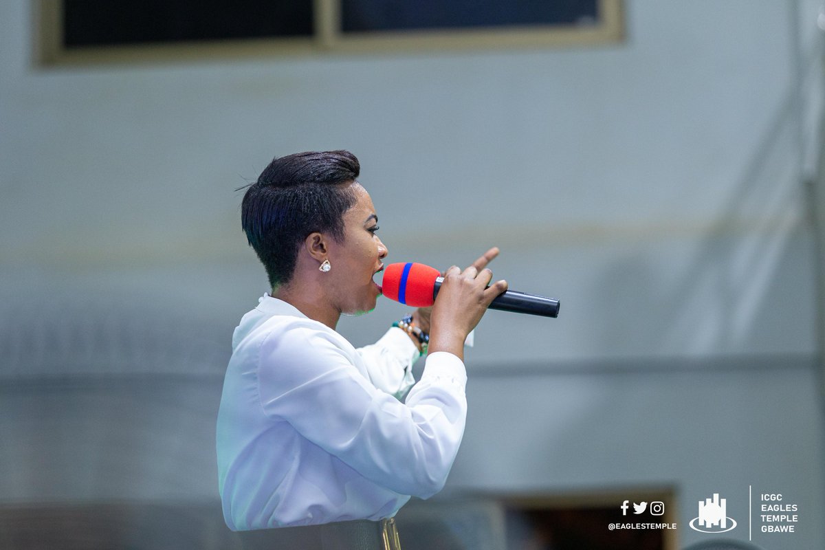eaglestemple's tweet photo. Scintillating voice of the beautiful songstress @efegraceofficial ....
#crossover with @P_Nketia #weareICGC
#CrossOver2019 https://t.co/dN5Ykz3POg