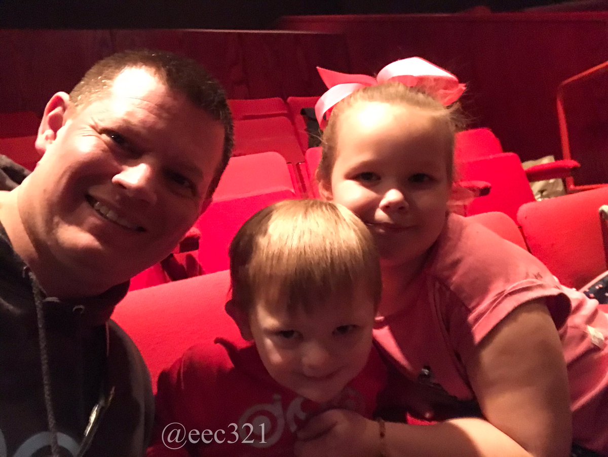 eec321's tweet image. Had a great time watching Cinderella at the @Thehexagon with the @DownsOxford crew. Roll on next year! #rdgpanto