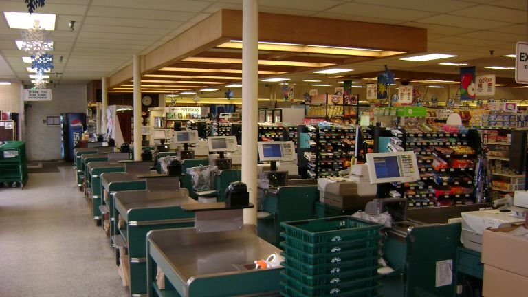 The search is on for our next general manager to replace our long-term GM Bob Davis when he retires this spring. Our ideal candidate will be strong in strategic thinking, visioning &amp; change management, on a solid base of #retail #grocery experience.  greenbelt.coop/cms/join/emplo…