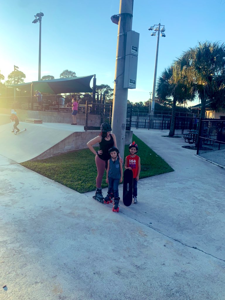 DragonBallRose's tweet photo. I went to a skatepark for the first time yesterday! This is my new hobby of 2020 https://t.co/FTrZY3yfqT