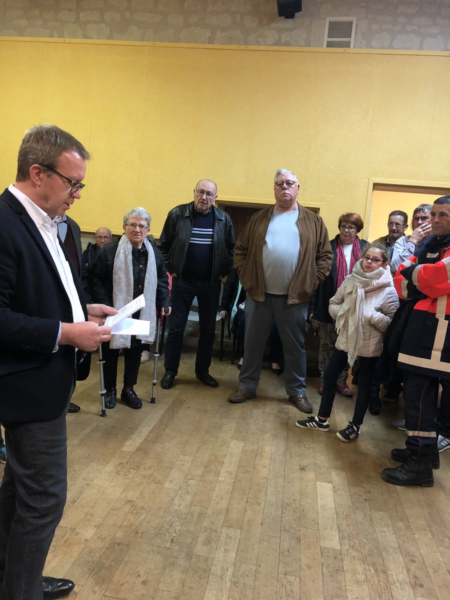 DaugeValerie's tweet photo. [#voeux2019] C’est parti pour le marathon des vœux du #canton #Châtellerault2 sur la commune de Port-de-Piles aux côtés de Pascal Barbot #maire, son équipe #municipale et les habitants, un moment convivial et festif @departement86 est un soutien financier majeur via #activ https://t.co/uTiaZ590JT