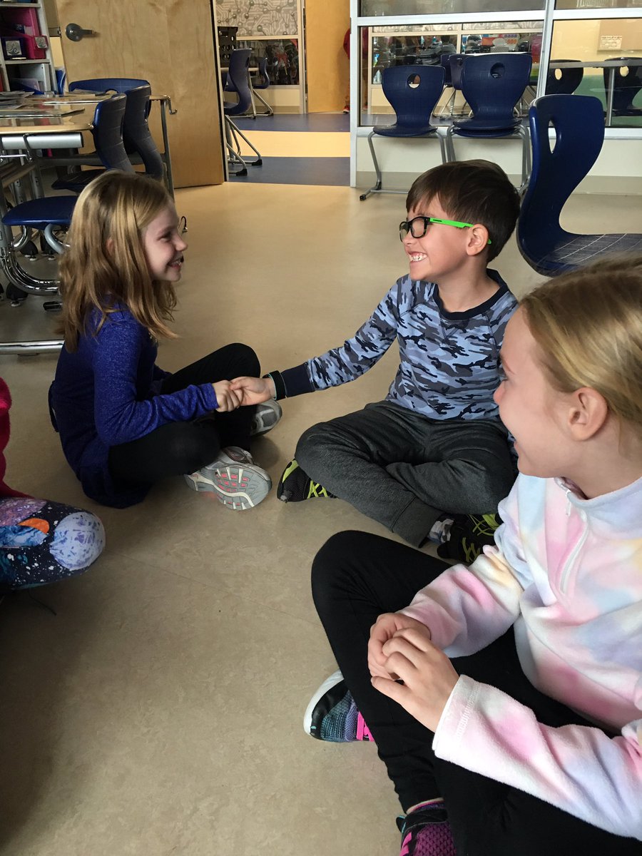 flhatzop's tweet image. Communicating with clarity during morning meeting.  Community of learners share thinking &amp;amp; ideas.  @BrickellAcademy #relationshipsmatter #WeBelieve #InYou