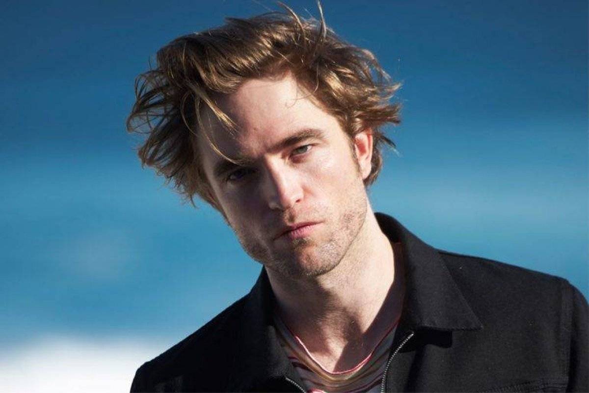 escandalamx's tweet photo. ¡Filtración! Así podría ser el traje de Batman que use Robert Pattinson, además dijo que si fracasa se dedicaría al cine para adultos, y clara nosotras pensamos ¡no se avisa, se hace! #Kedelicia #Ellaaa https://t.co/s2x8Gg8NZG https://t.co/wt9Uwocc12