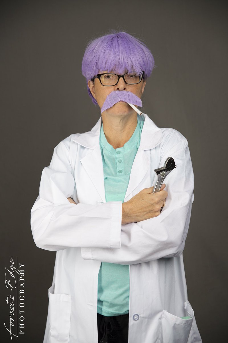 amhcosplays's tweet photo. Look who’s back for #fatherfriday! I’m very very tempted to bring Dr. Briefs to @ohayocon. Still thinking whether to bring him or Bulma... ugh! What I really need to do is go to @KamehaCon! #drbriefs #drbrief #DragonBallZ #DragonBallSuper #cosplay https://t.co/U6K0JkrSIe
