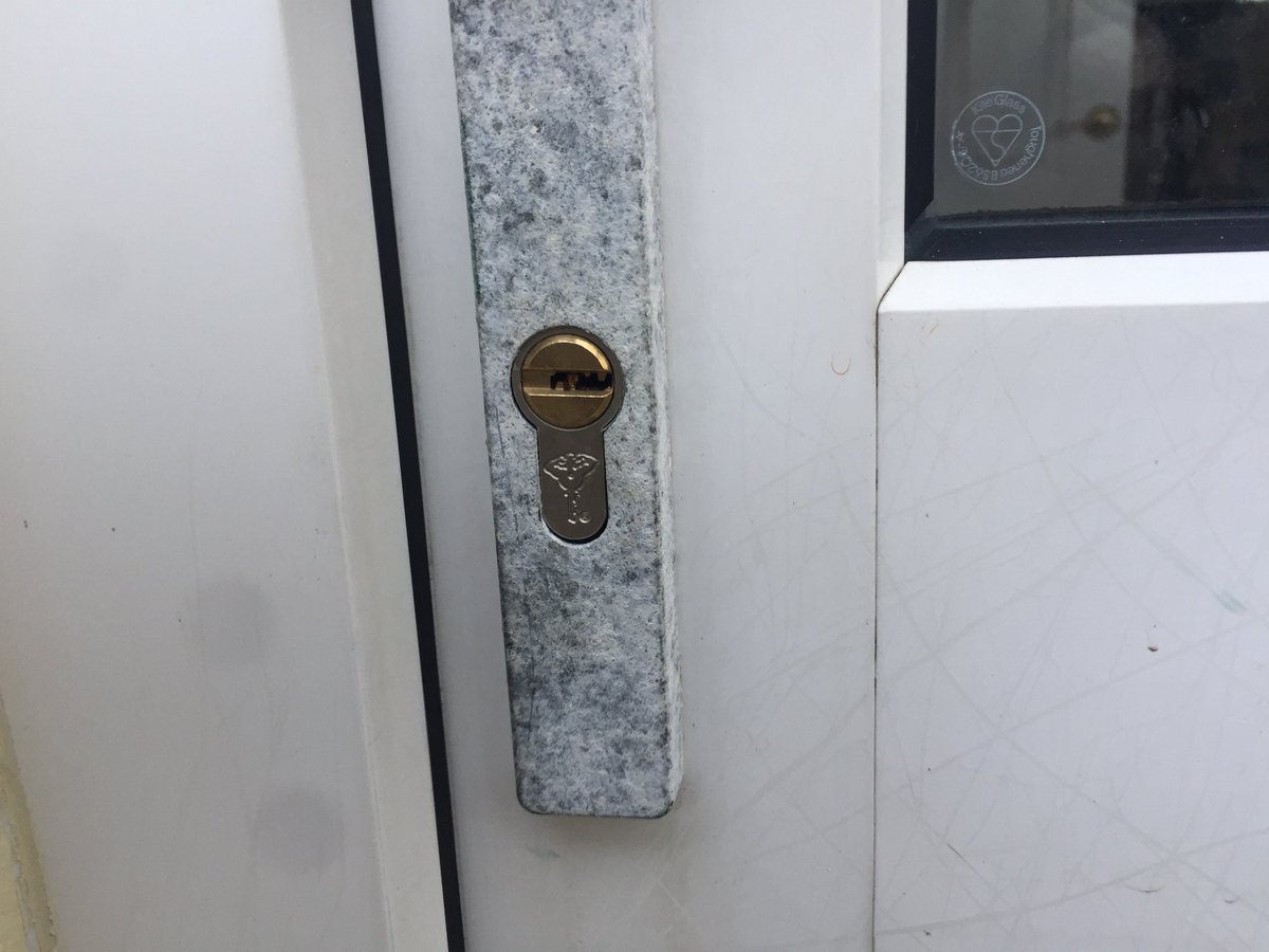 KeySurgery's tweet image. Clients locks upgraded today to Mul-T-Lock Integrator 3* Break Secure.
