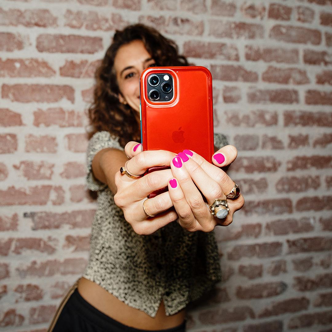 LifeProof's tweet photo. 2020 resolution: more selfies. 😎 #LifeProofSLAM https://t.co/TzvIXTGxuw