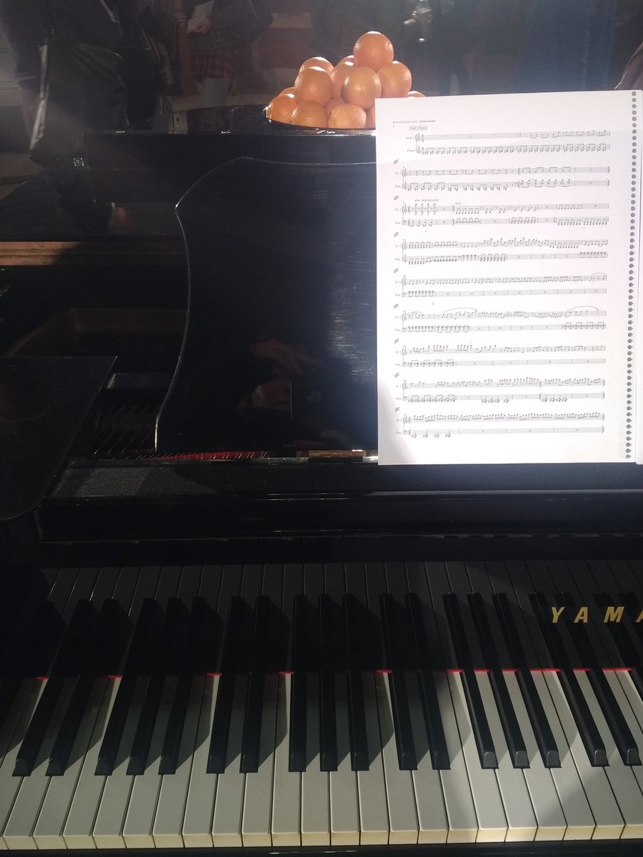akavai78's tweet photo. Quan el #teatrelliure fa un regalàs de #nadal als #abonats i no t'ho penses dues vegades, malgrat que vinguis des de #girona. #artefactesmusicals #piturrinofademusic #carlessantos #francescprat @teatrelliure https://t.co/OBDBTtLTE2