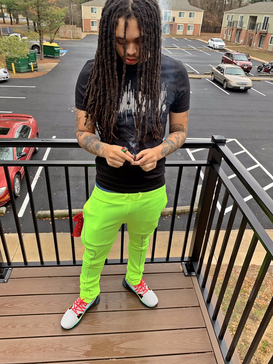 MelloGeechie's tweet photo. ♑️🎈22 https://t.co/7FTQRjh4Rv