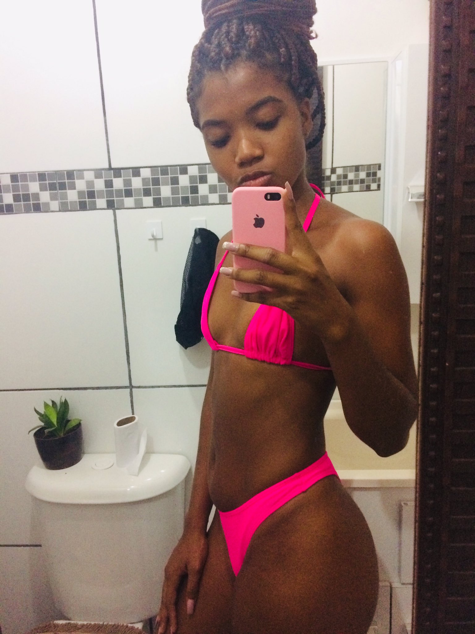 X 上的Cryss❤️：「Mulher, teu corpo é arte 🌸 #magrinha🔥  t.co9oNwwgThvr」  X